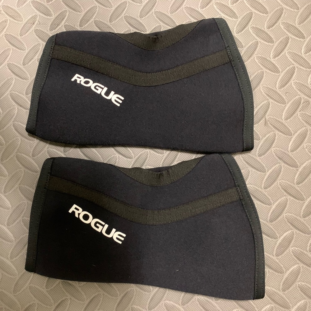 Rogue knee sleeves